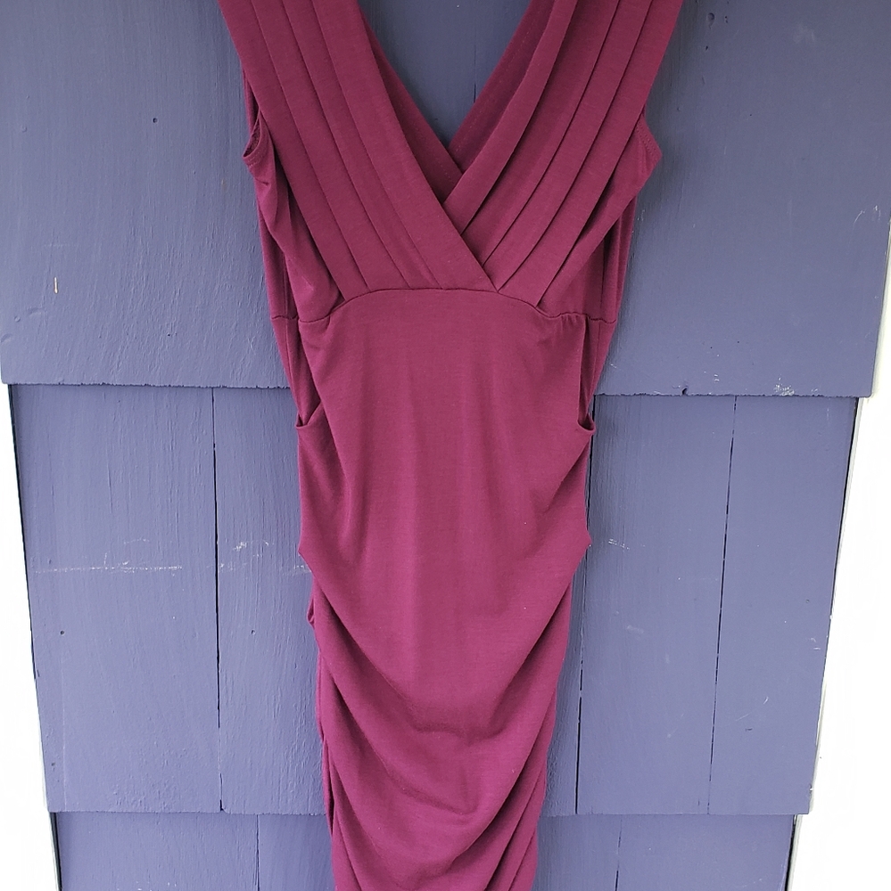 Sleeveless rouched dress, plum/magenta